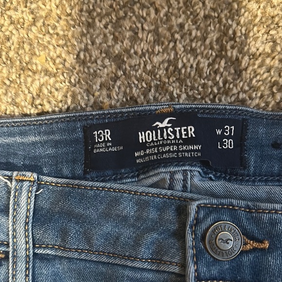 Hollister Blue Skinny Jeans with Distressed Details and Fading - Picture 2 of 3